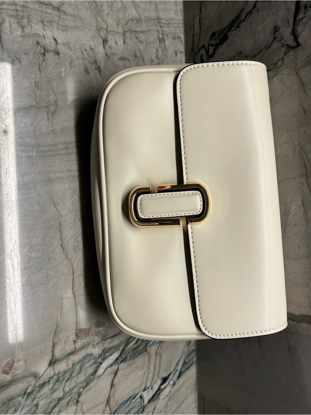 Marc Jacobs- perfect condition cloud white Leather Shoulder Bag w/ Gold Hardware